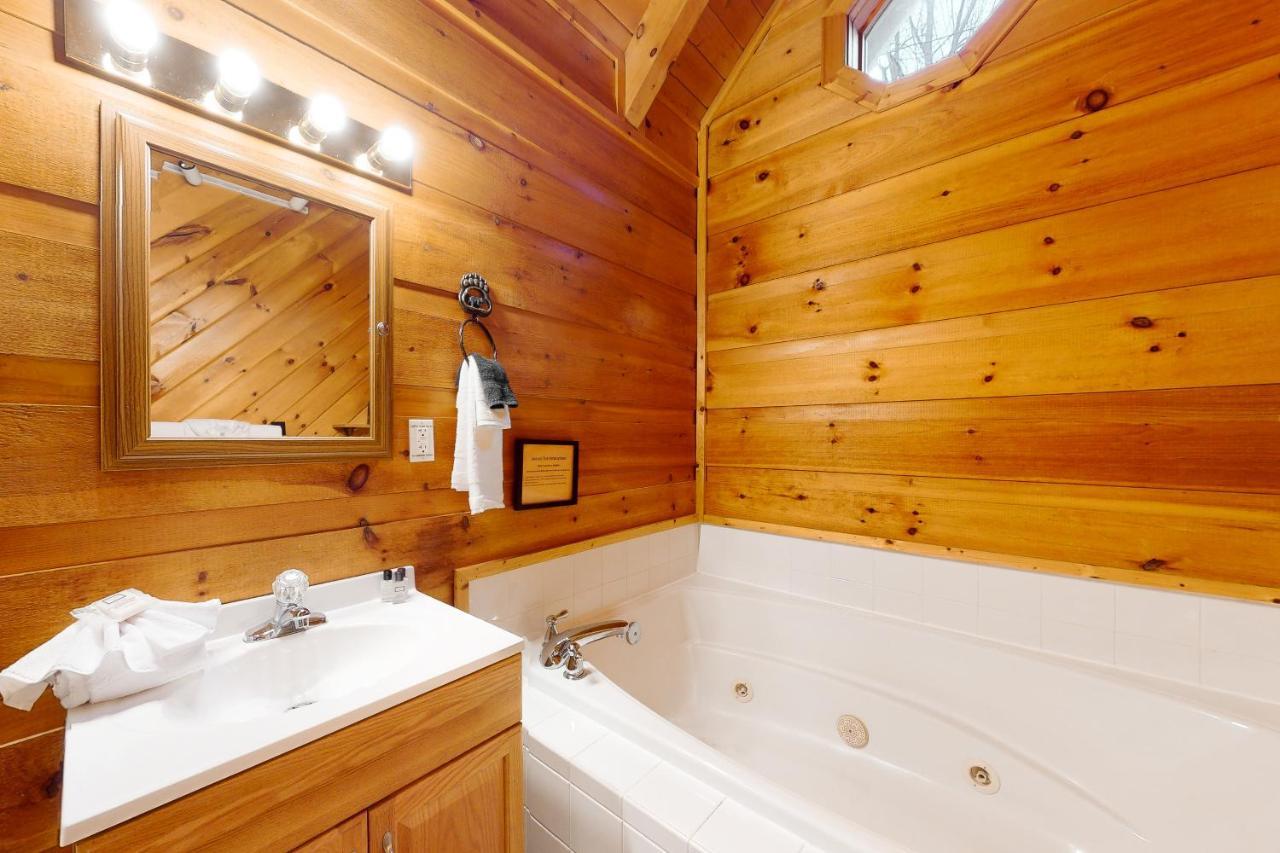 Misty Mountain Cabin Gatlinburg Exterior photo