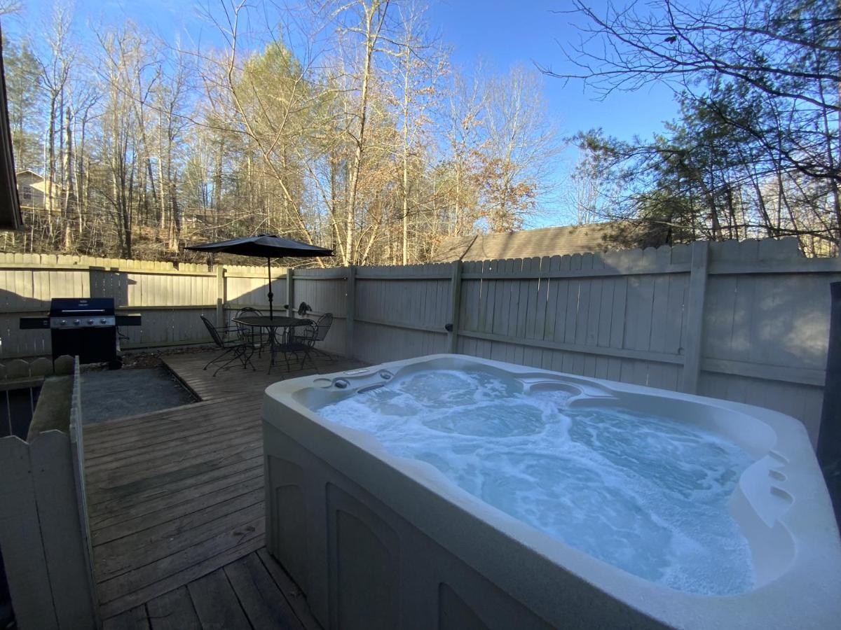 Misty Mountain Cabin Gatlinburg Exterior photo